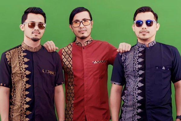 Alfian Aiman bergaya dengan kemeja batik moden Malaysia