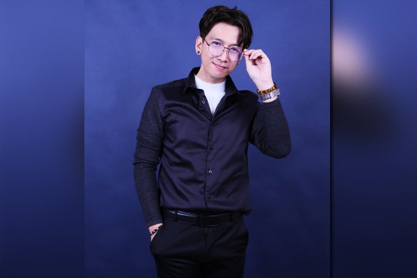 Ginawo Nosimban sandaran pertama Harry Bradley